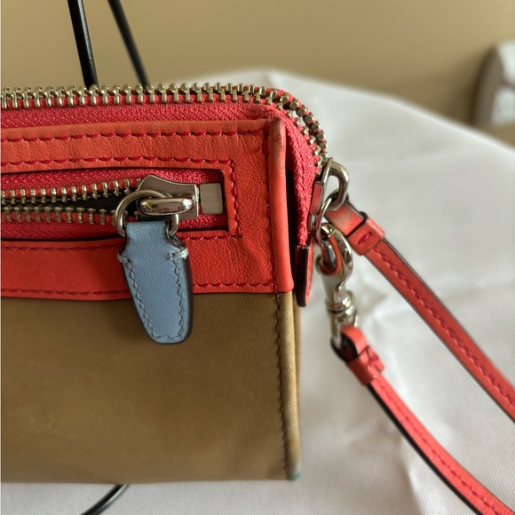 Coach wristlet used good condition - Picture 5 of 17